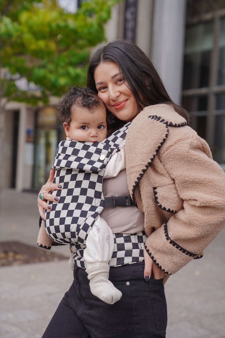 The Mama Carrier - Ivory Checkered Black