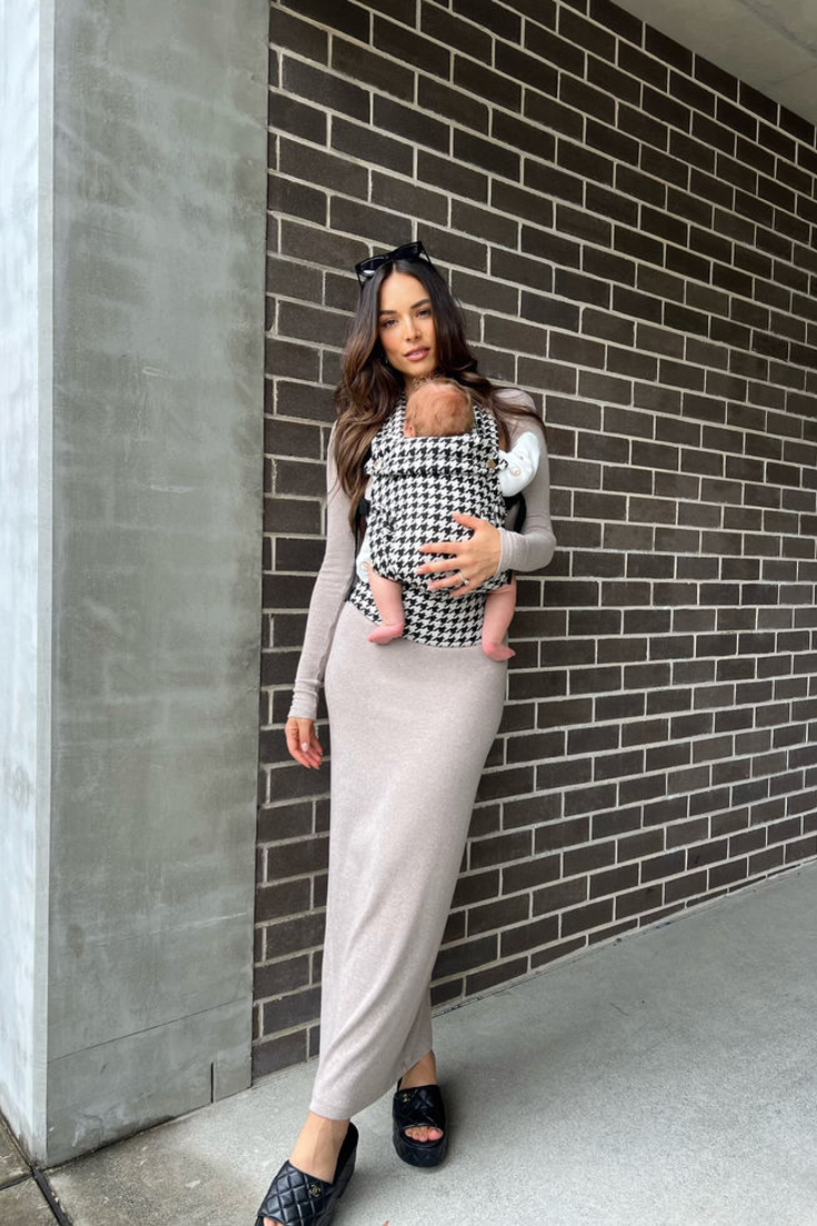 The Mama Carrier - Noir Houndstooth Classic