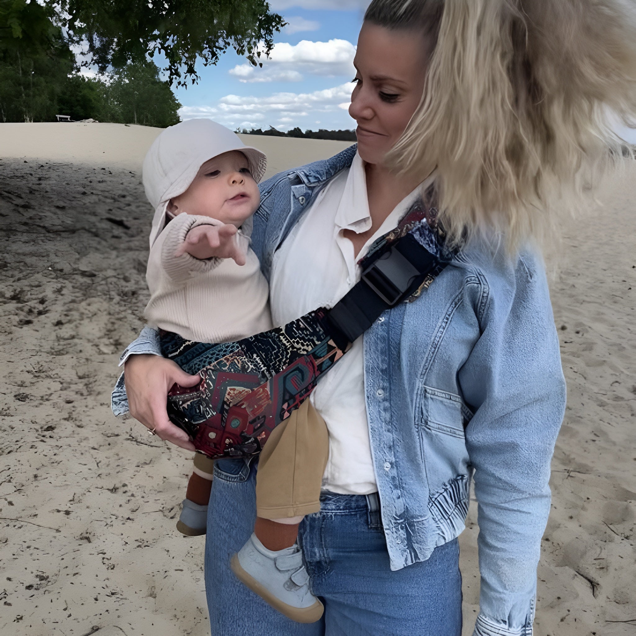 The Mama Carrier -  EarthWeave Nomad Sling