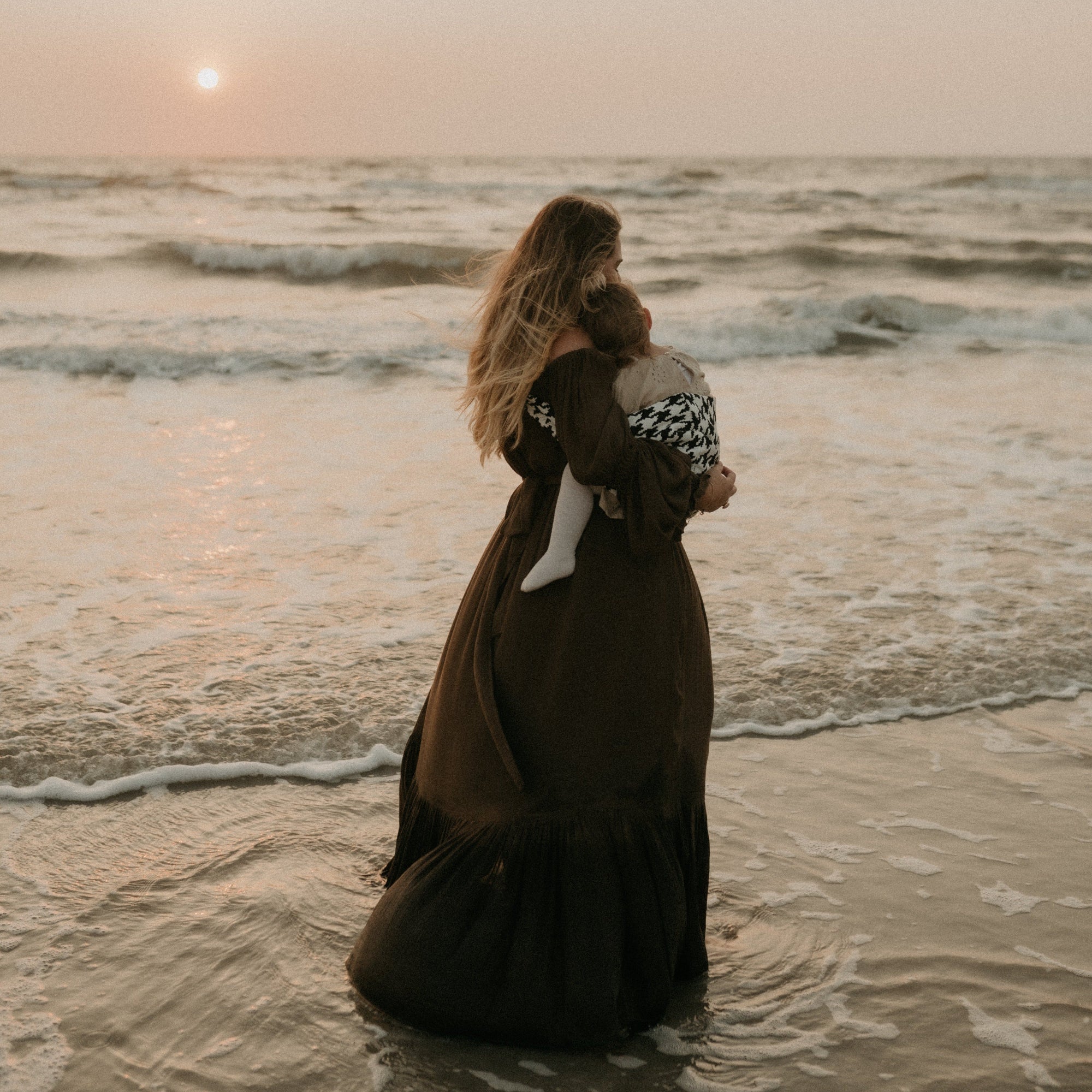 The Mama Carrier - Pure Noir Sling